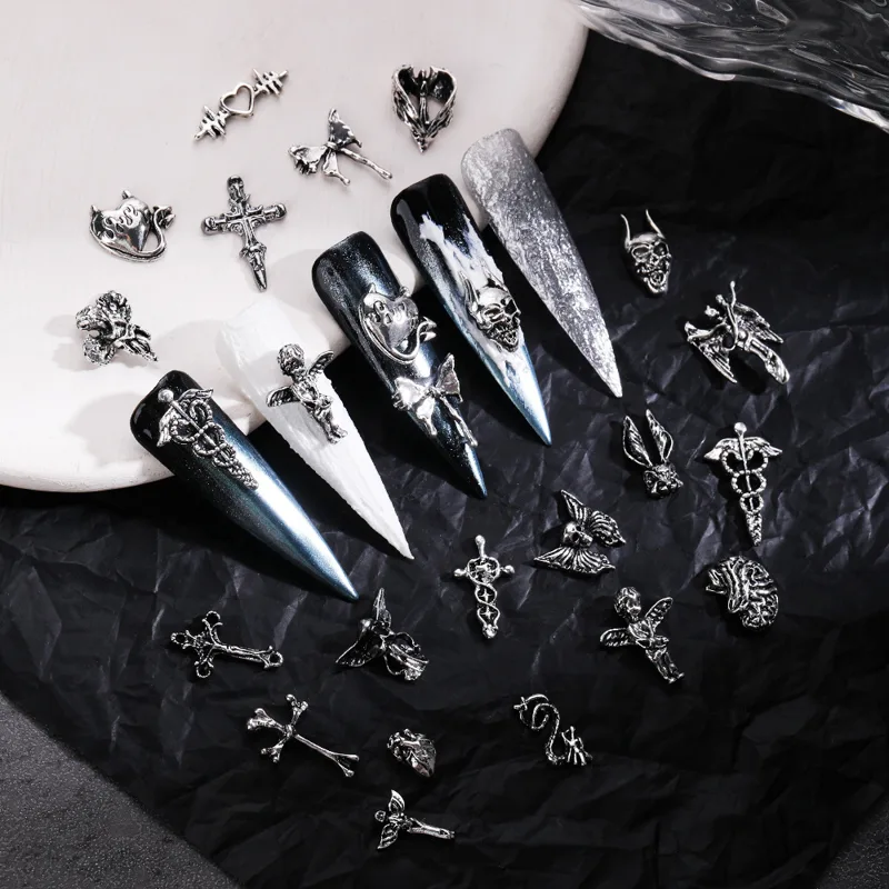 Trending Tech Accessories - 20pcs 스타일 믹스 할로윈 네일 아트