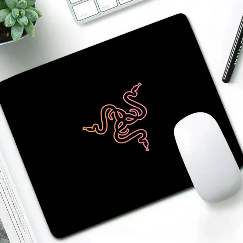 Tech Gaming Accessories - 레이저 럭셔리 마우스 패드 애니메이션 게이머