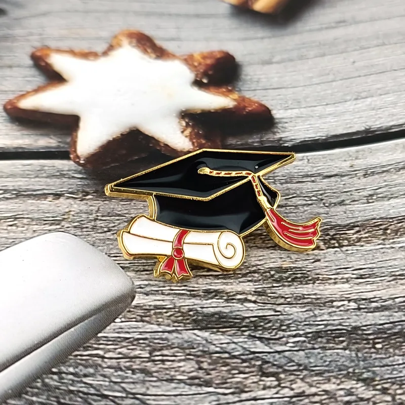 만화 비행기 지구 모험 여행 생활 에나멜 핀 브로치 만 - Tech Accessories Travel 리뷰 및 가격